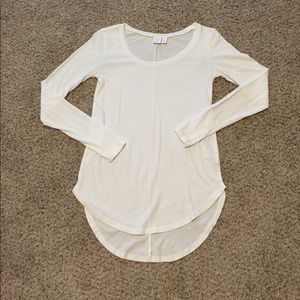 Long-sleeved, high-low shirt